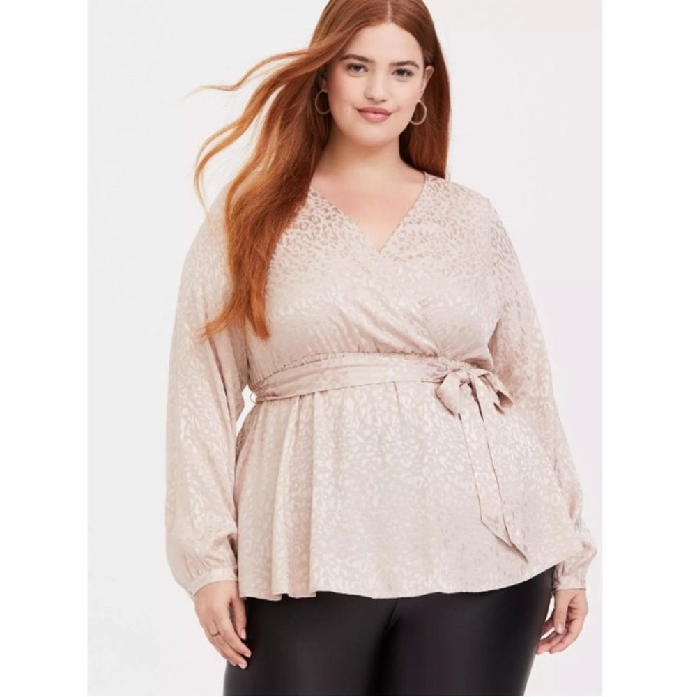 New Torrid size 2X Taper Animal Print Faux Wrap Baby-doll‎ Long Sleeve Top